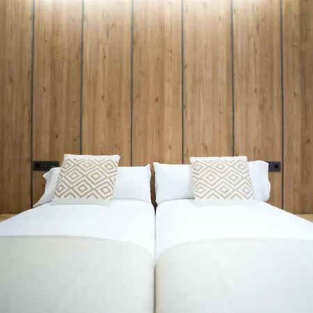 Cantabric Plaza / Iberorent * San Sebastián