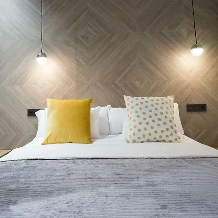 Cantabric Plaza / Iberorent * San Sebastián