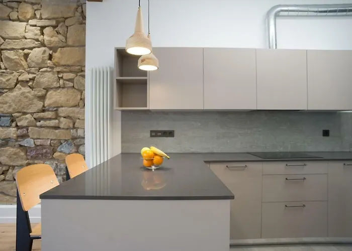 Cantabric Plaza / Iberorent *