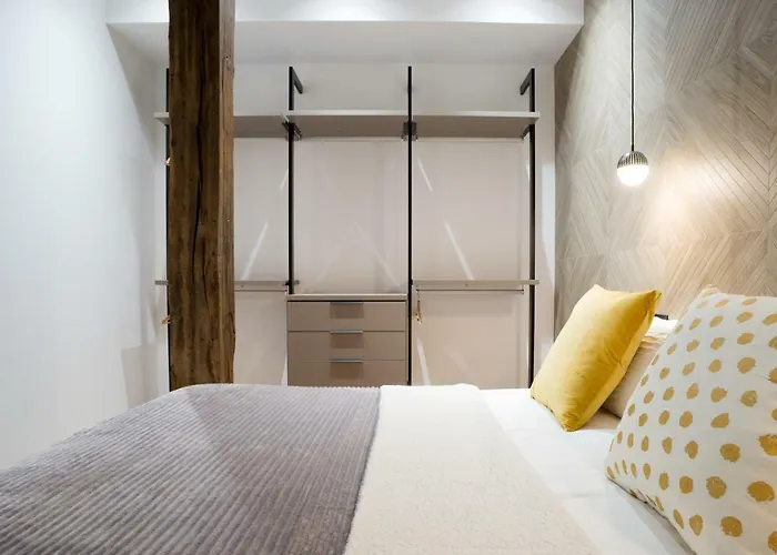 Cantabric Plaza / Iberorent *