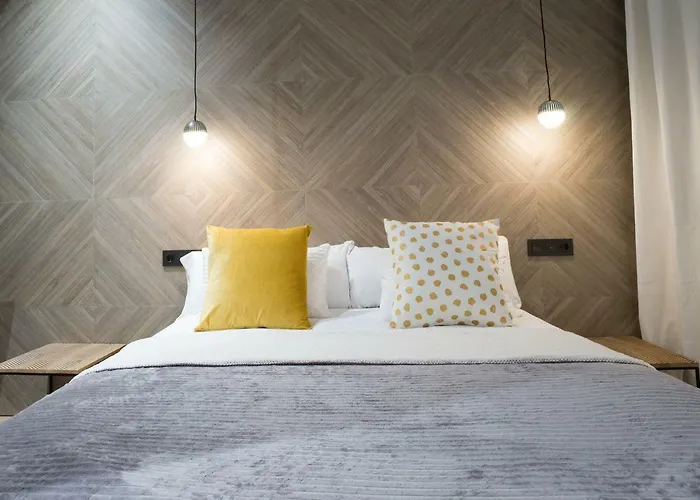 Cantabric Plaza / Iberorent * San Sebastian